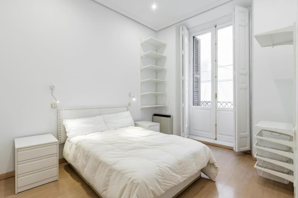 Apartamento Proximo A Gran Via Madrid Apartment Luaran gambar